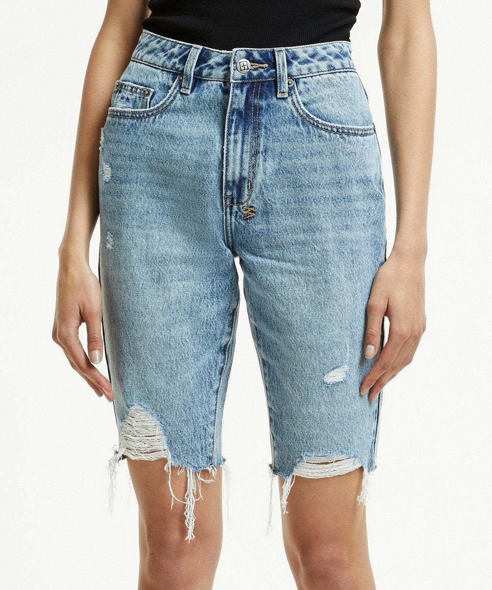 WOMENS APP LAYE VIBEZ RUINS WALKSHORTS