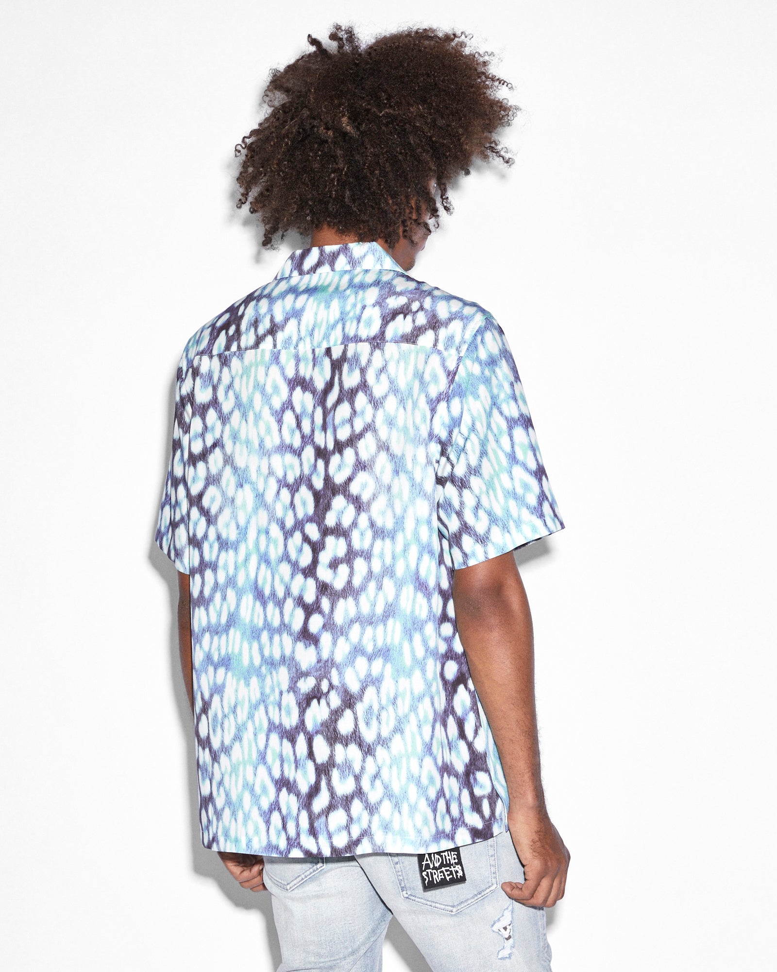 MENS  ULTRA LEO RESORT SS SHIRT MULTI REGULAR SHIRTS