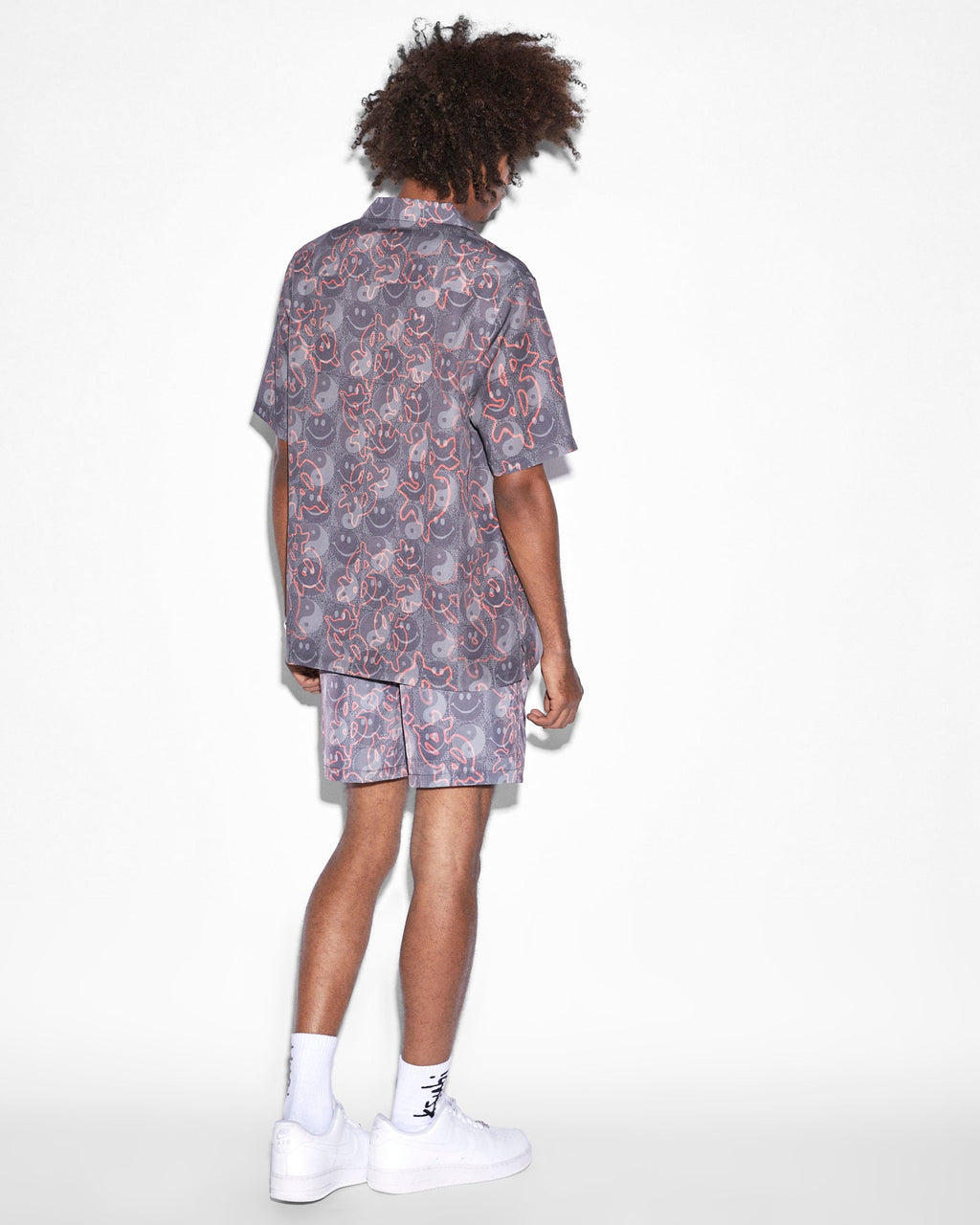 Mens Yin Dollar Resort Ss Shirt Multi Regular Shirts - Multi Colour
