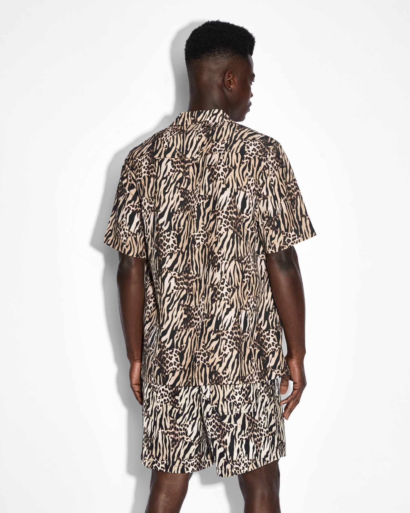 MENS  ZOO RESORT SS SHIRT MULTI REGULAR SHIRTS