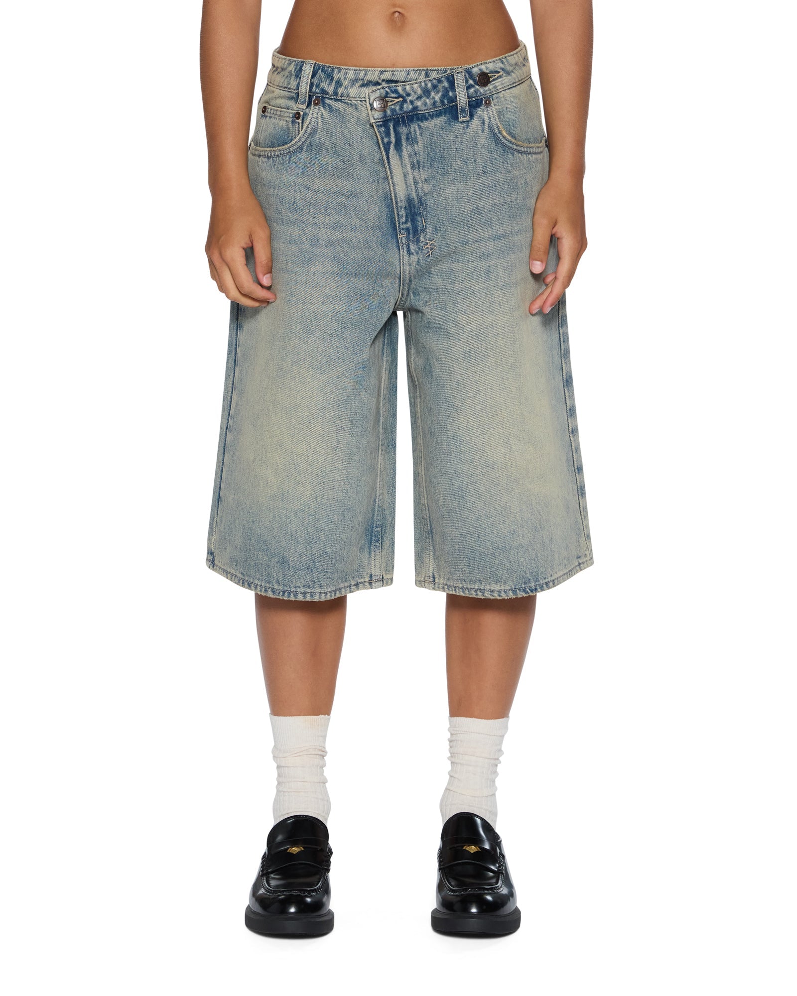 WOMENS LOW RIDER SHORT FOLK RELAXED WALKSHORTS