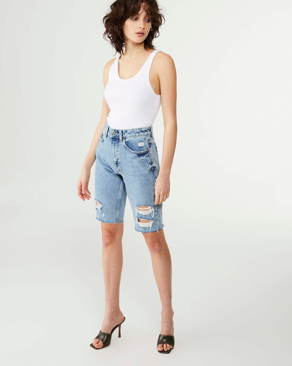 WOMENS APP LAYE SHORT OVERKAST WALKSHORTS
